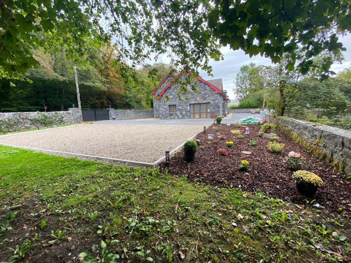 Salmon Weir Lodge Cong Exterior photo