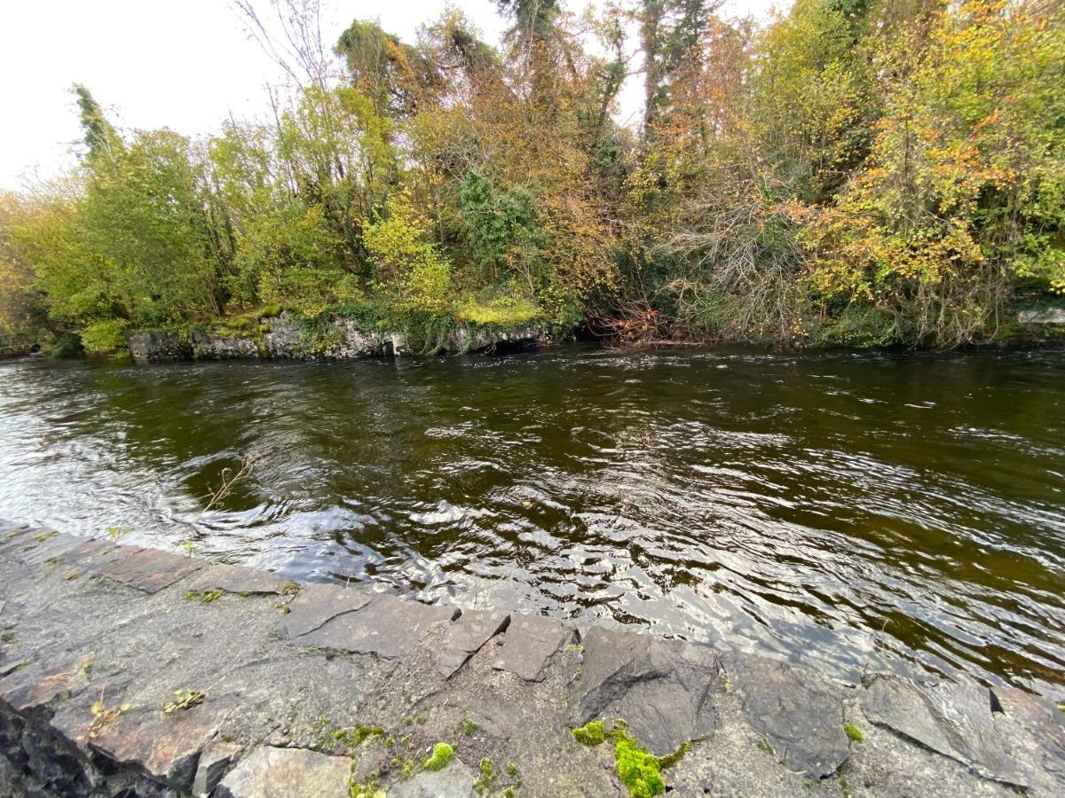Salmon Weir Lodge Cong Exterior photo